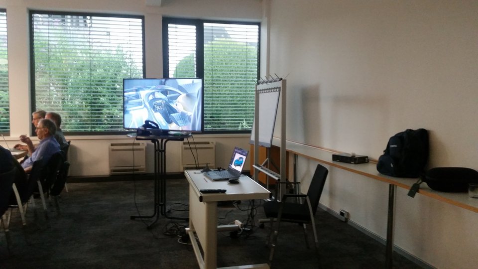 Monitor & 3D-Brille